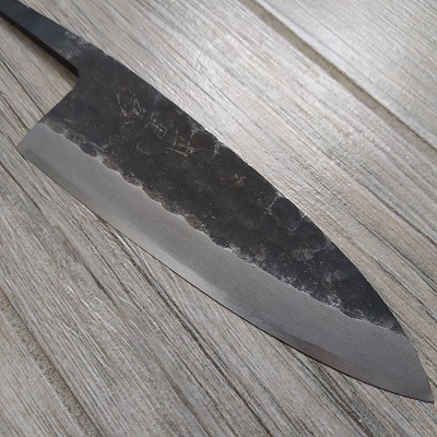 carbon steel knives vs stainless steel